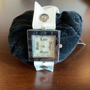 L.A.M.B watch Gwen Stefani